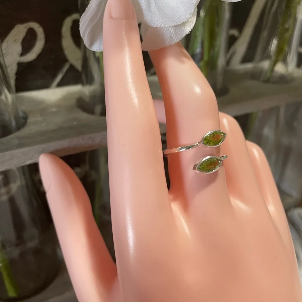 New Gorgeous 925 Silver Natural Peridot Ring